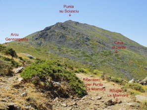 Punta su Sciùsciu vista dal Sentiero Erba Iredes/Mennula Cara