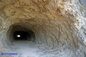 La vecchia galleria di Cala Gonone: interno