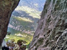Sentiero Tiscali: Fenditura nella roccia