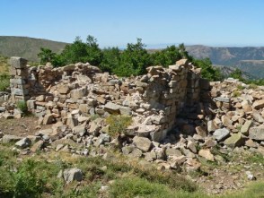 I ruderi del Rifugio La Marmora