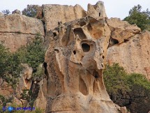 Rocce lungo il tragitto per Paule Mundugia