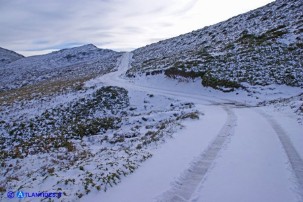 La strada si dirige verso l'Arco di Artilai