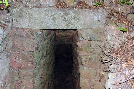 Tempio a pozzo Su Presoni: La porta di ingresso